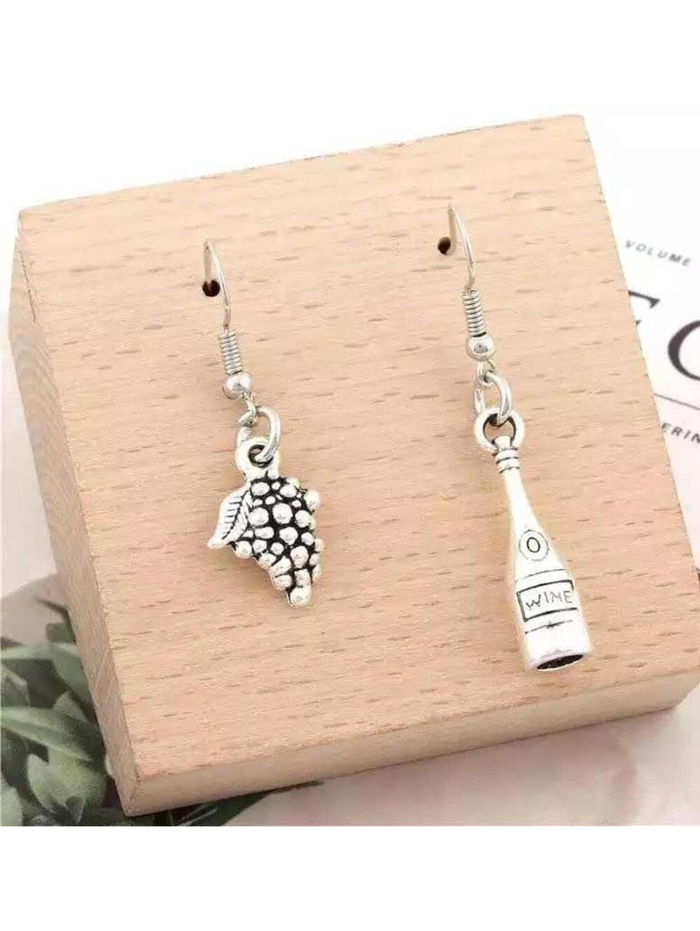 New Super Cute 🍷 Wine Bottle/Grapes Earrings